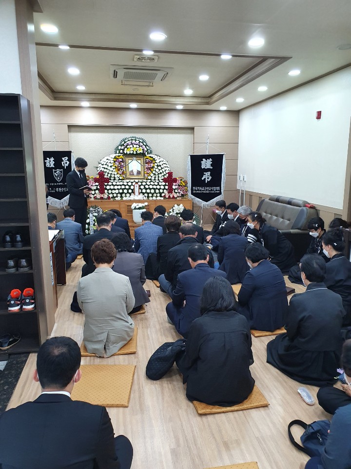 유상환목사 장인상.jpg