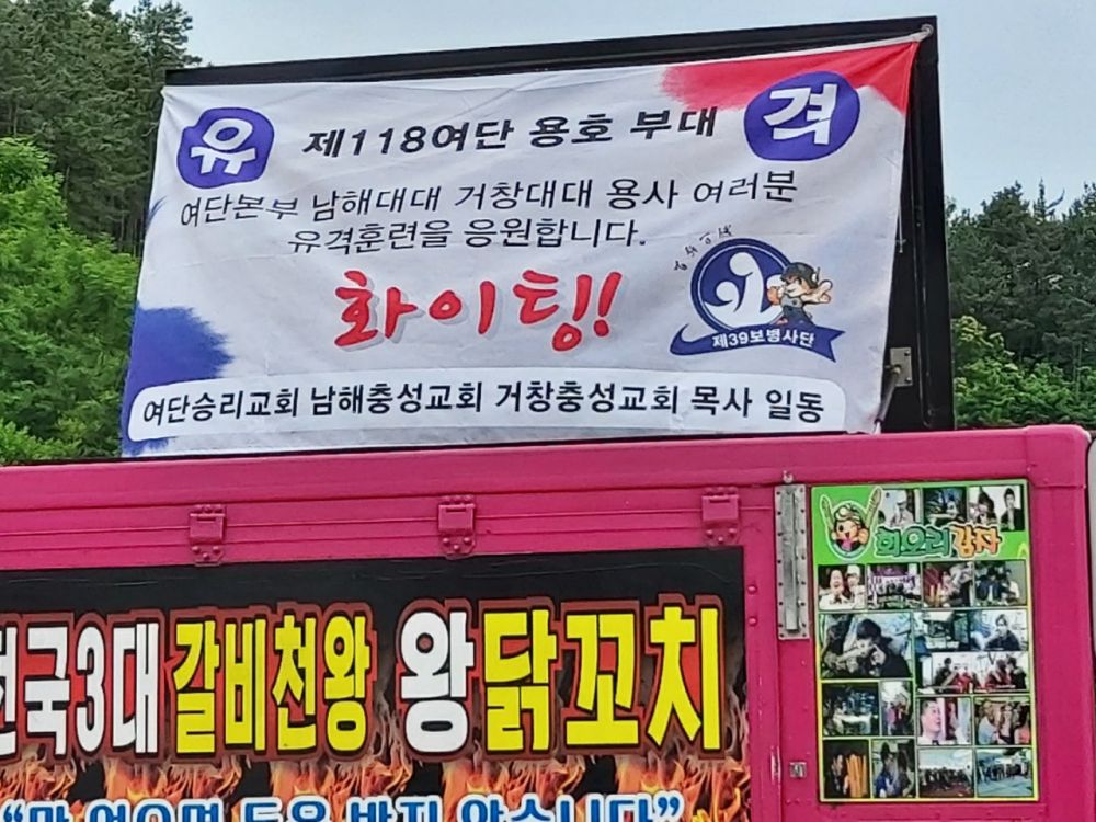 j_dd4Ud018svc13hotyj79py5y_90f40a.jpg
